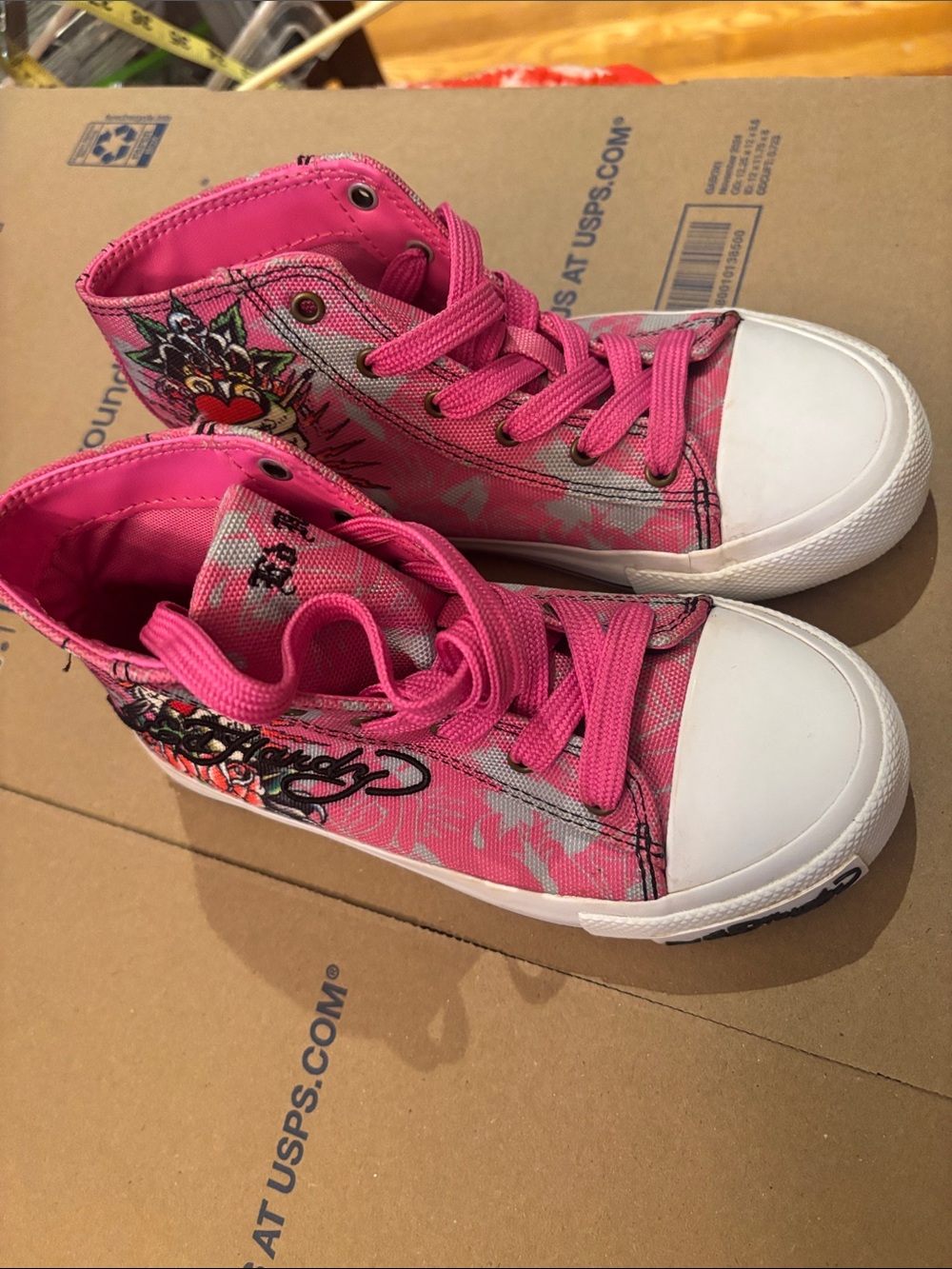 Ed Hardy Pink High-Top Kids Sneakers with Graphic Detail